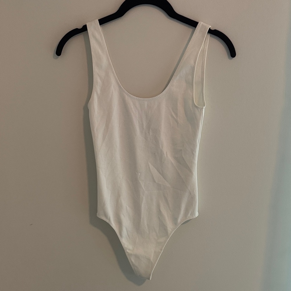 Wilfred White Scoop Neck Bodysuit